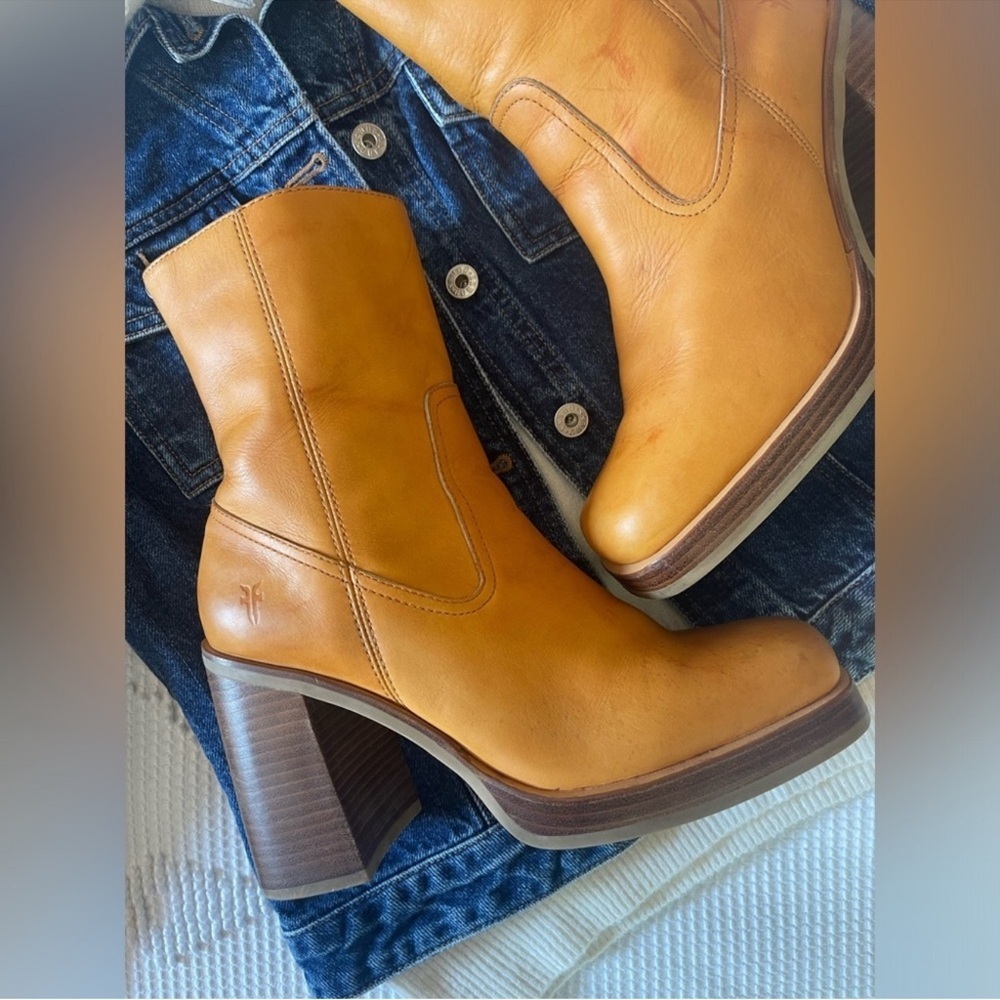 Frye Tan Leather Block Heel Boots SUPER RARE! No longer in production Frye Boots